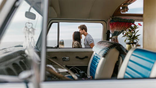 Roadtrip en pareja: lo esencial para una escapada romántica sobre ruedas
